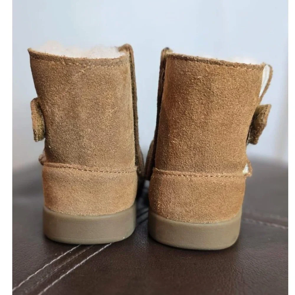 UGG Keelan Toddler Chestnut Suede Sheepskin Boots 1096089I Size 4/5